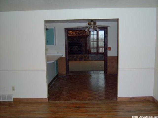 913 Violet Dr, Sandy, UT 84094 — photo 3