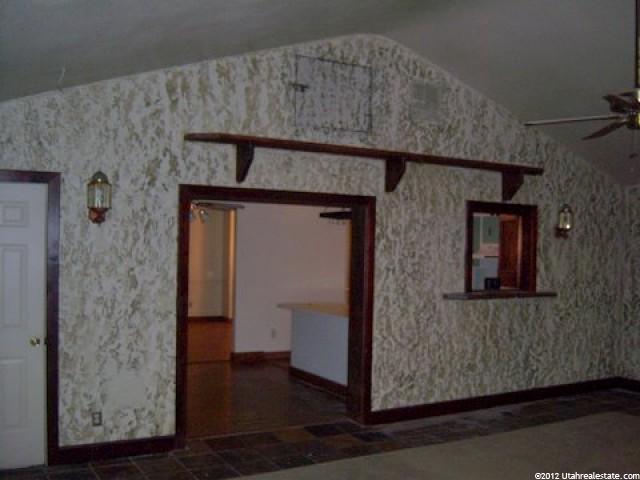 913 Violet Dr, Sandy, UT 84094 — photo 4