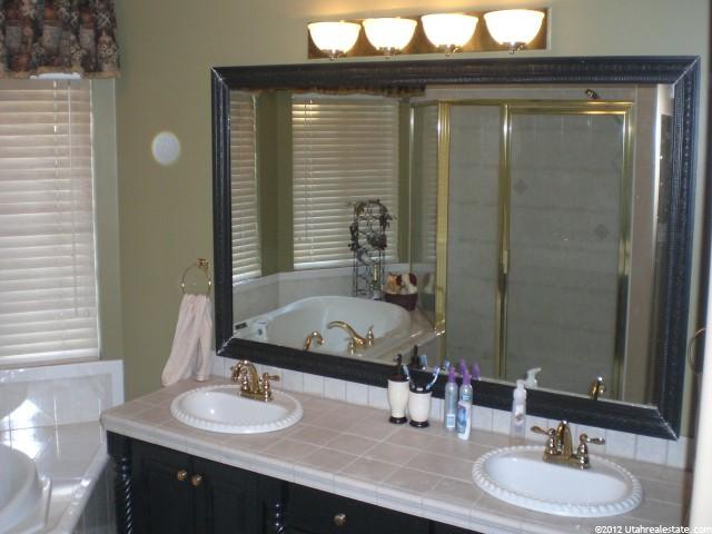 476 W 3925 N, Pleasant View, UT 84414 — photo 8