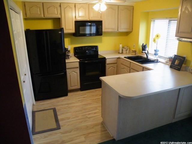 1054 W 2600 N, Layton, UT 84041 — photo 2