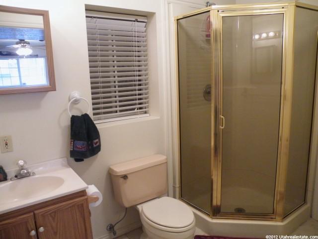 1054 W 2600 N, Layton, UT 84041 — photo 9