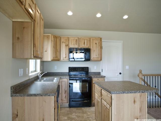 111 W 2400 S, Clearfield, UT 84015 — photo 4