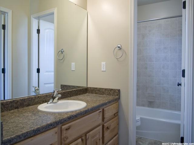 111 W 2400 S, Clearfield, UT 84015 — photo 7