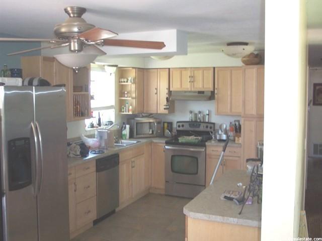 3696 S 2850 W, West Haven, UT 84401 — photo 2