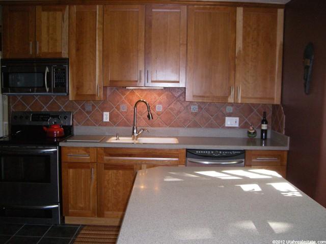 3074 S Hawthorne Ave E, Ogden, UT 84403 — photo 3