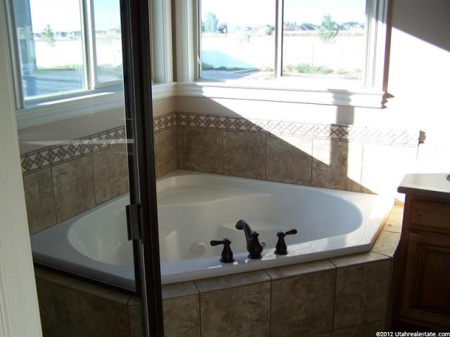 459 N 3425 W, Layton, UT 84041 — photo 9