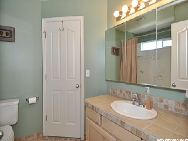 399 W 1925 N, Harrisville, UT 84414 — photo 8