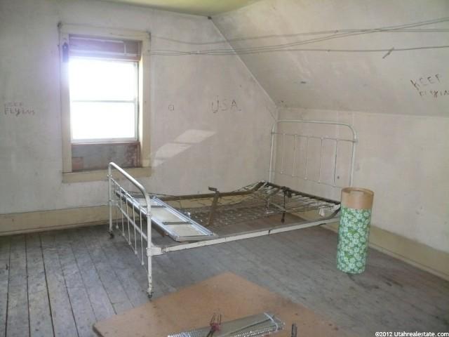 460 S Center St, Wellsville, UT 84339 — photo 9