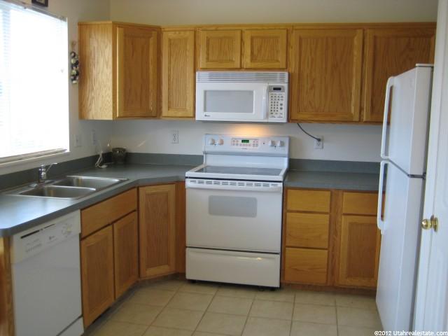 547 W 950 N, Clinton, UT 84015 — photo 3