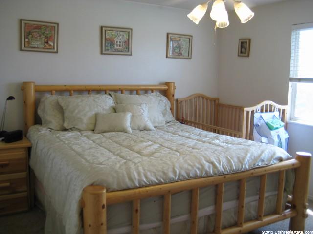 547 W 950 N, Clinton, UT 84015 — photo 7