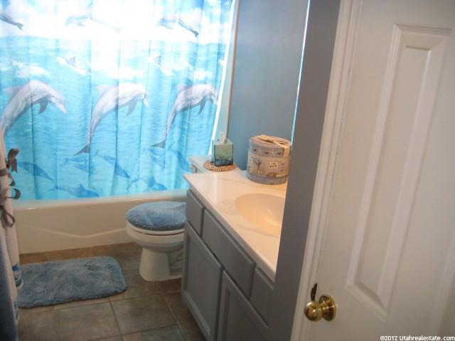 547 W 950 N, Clinton, UT 84015 — photo 9