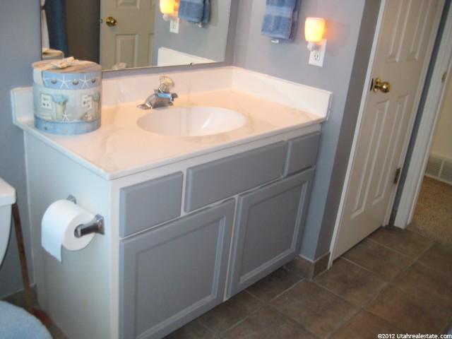 547 W 950 N, Clinton, UT 84015 — photo 10