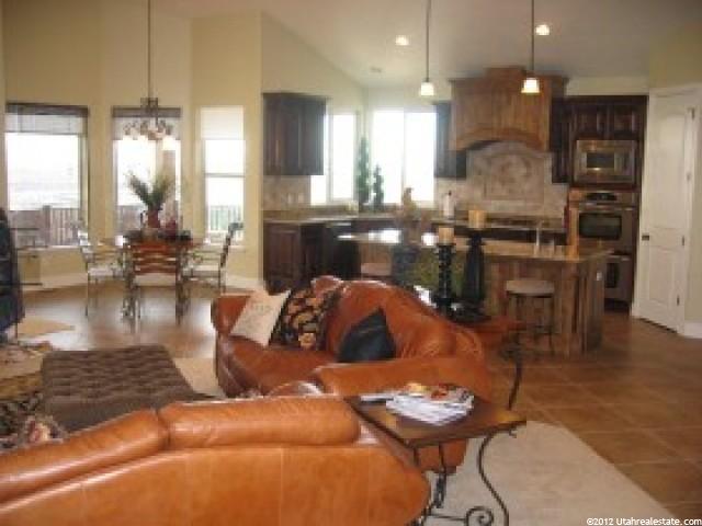 581 Oakview Ct, North Salt Lake, UT 84054 — photo 4