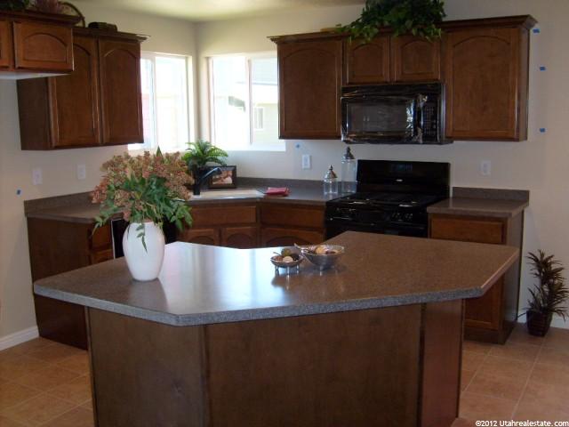2528 Olivia St, West Haven, UT 84401 — photo 3