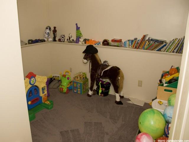 5841 S 3200 W, Roy, UT 84067 — photo 9