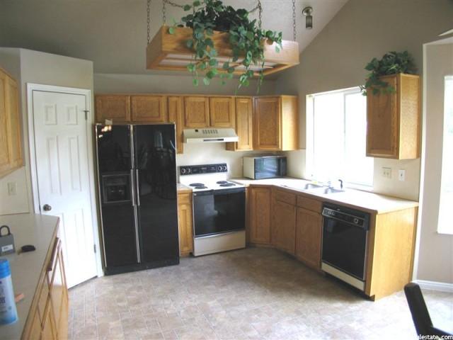5880 Wasatch Dr, Mountain Green, UT 84050 — photo 2