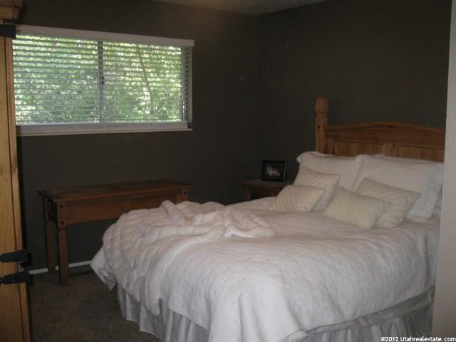 9686 Buttonwood Dr, Sandy, UT 84092 — photo 2