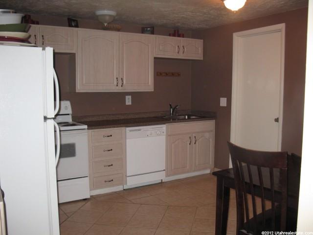 9686 Buttonwood Dr, Sandy, UT 84092 — photo 10