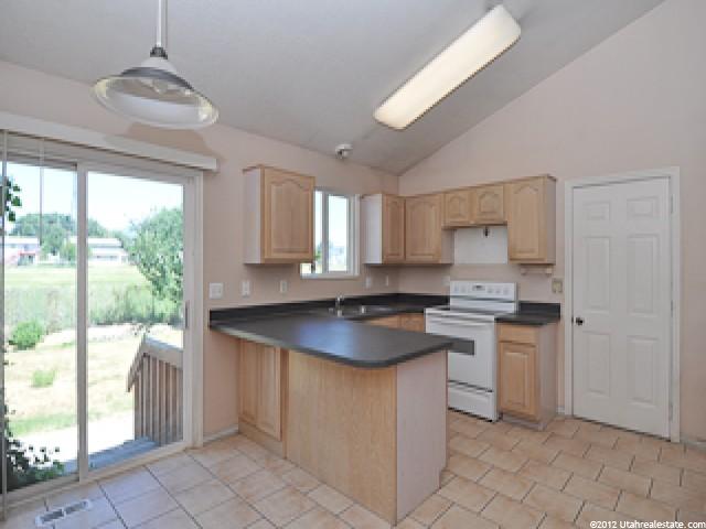 5894 S 3260 W, Roy, UT 84067 — photo 4