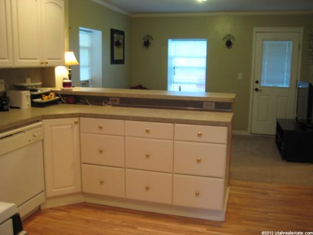138 Poplar Ave, Logan, UT 84321 — photo 5