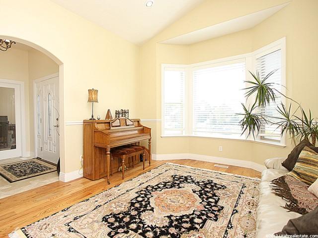563 N Peregrine Cv E, Layton, UT 84040 — photo 3