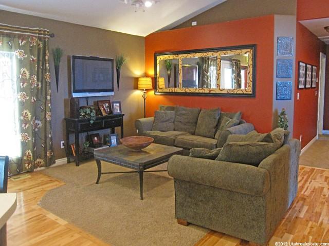 145 W 400 S, Hyde Park, UT 84318 — photo 7