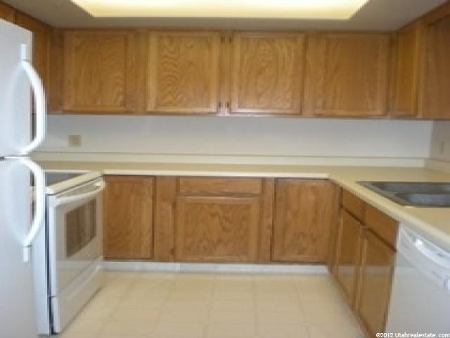 818 E Gatewood Dr S, Sandy, UT 84094 — photo 2