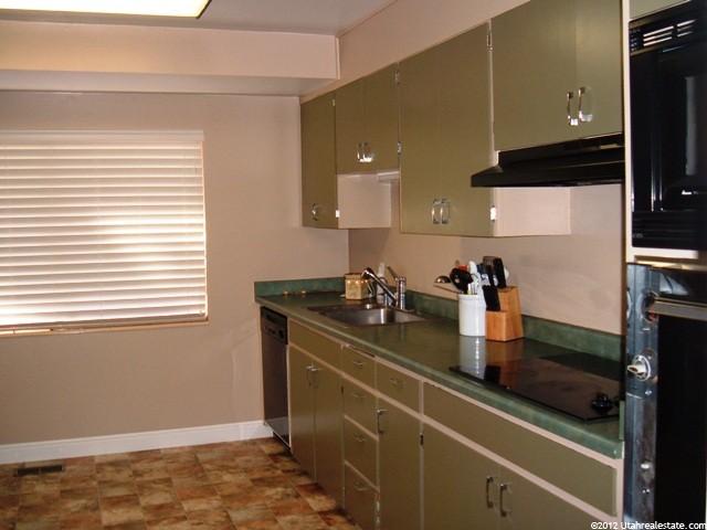 391 Robins Ave, Ogden, UT 84404 — photo 2