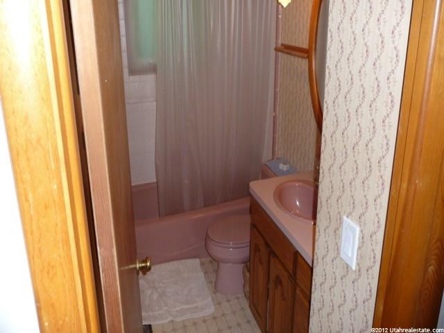 887 N 250 W, Sunset, UT 84015 — photo 9