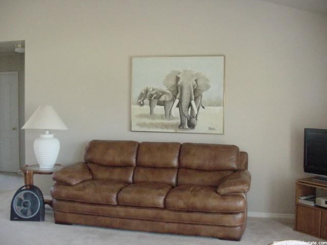 572 E 5350 S, Washington Terrace, UT 84405 — photo 2