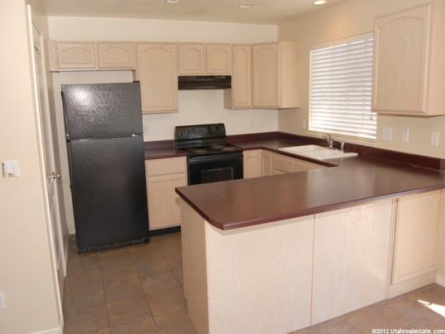 768 W 1240 N, Clinton, UT 84015 — photo 2
