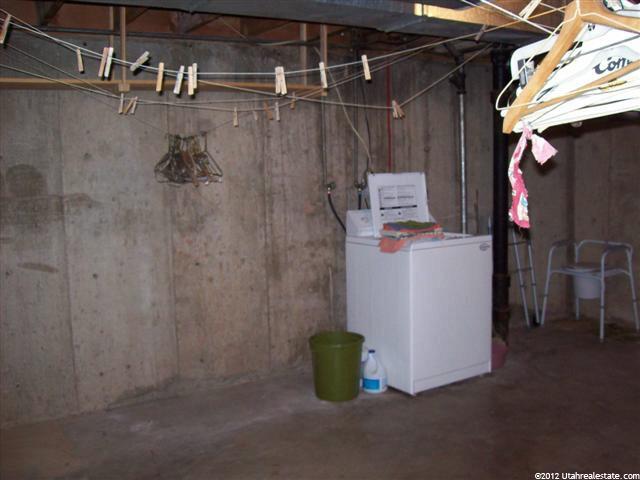 569 E 400 N, Roosevelt, UT 84066 — photo 12