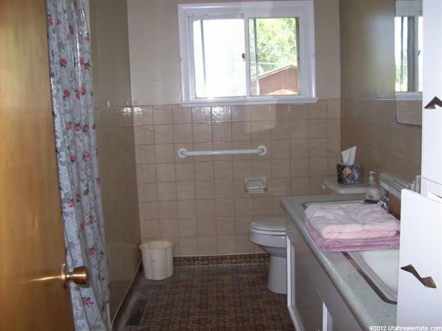 569 E 400 N, Roosevelt, UT 84066 — photo 10