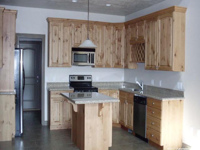 313 Perrine Dr, Midvale, UT 84047 — photo 2