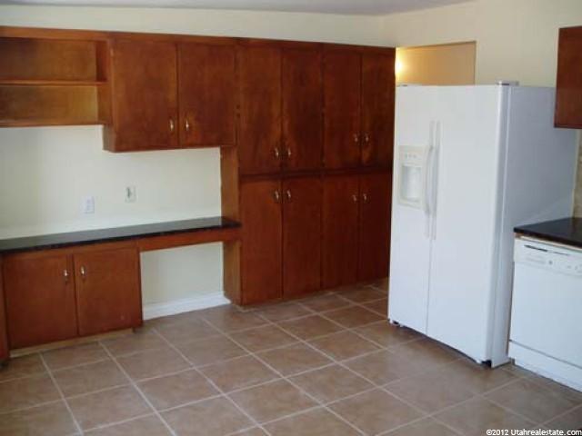 5463 Hunt Rd, Murray, UT 84117 — photo 6