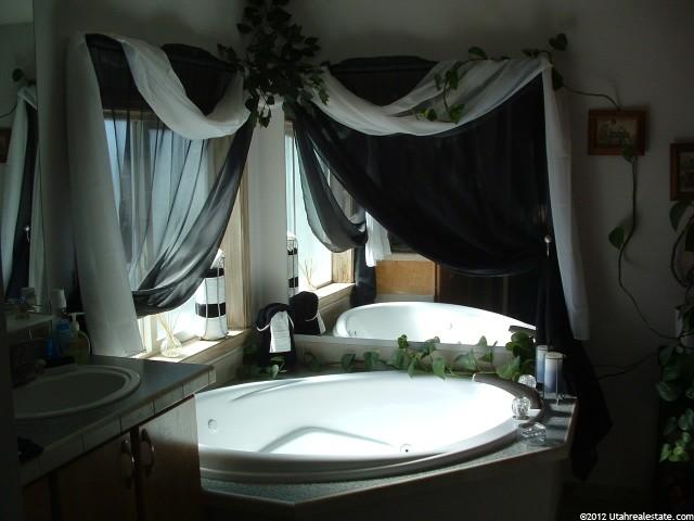 1561 W 1000 S, Vernal, UT 84078 — photo 8