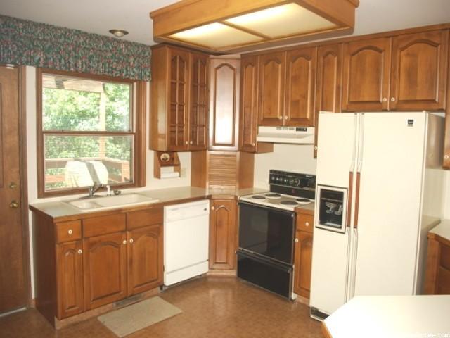 3727 S 400 E, Bountiful, UT 84010 — photo 3