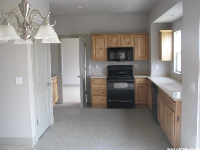 117 E Box Elder Dr, Grantsville, UT 84029 — photo 2