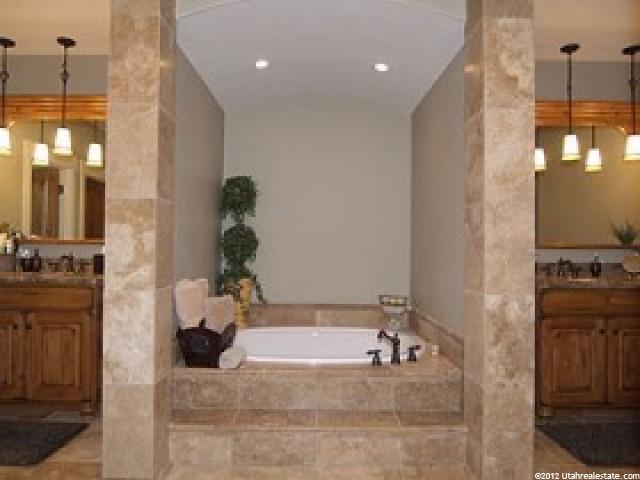 4765 Summerwood Dr, Bountiful, UT 84010 — photo 10
