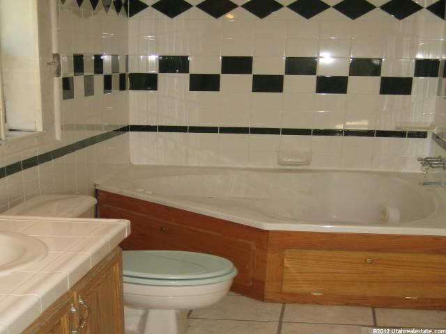 235 S 200 W, Hyrum, UT 84319 — photo 6