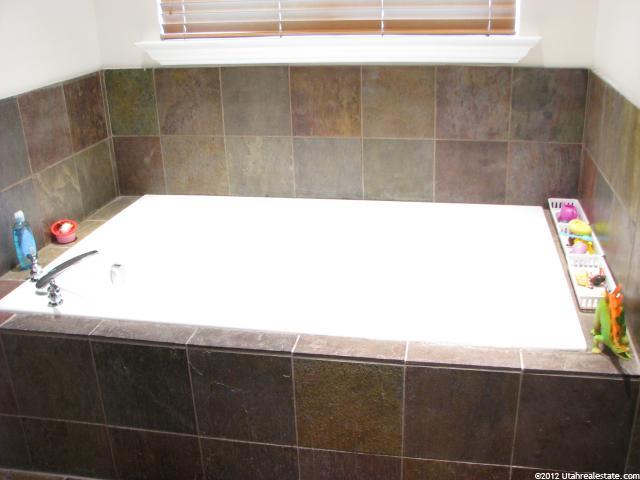67 S Sherwood Dr, Providence, UT 84332 — photo 5