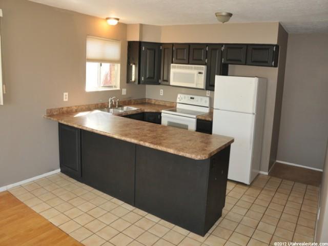 8346 Mesa Dr, Sandy, UT 84093 — photo 3