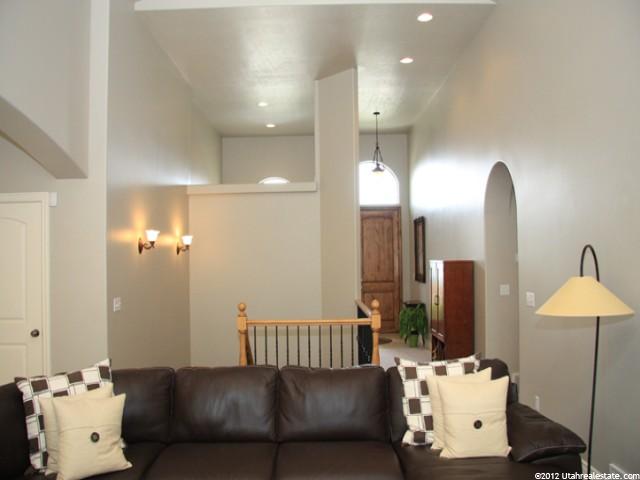 437 S Lofty Ln E, North Salt Lake, UT 84054 — photo 4