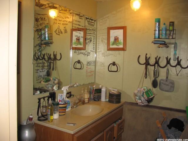 185 S Pine St, Rockland, ID 83271 — photo 4