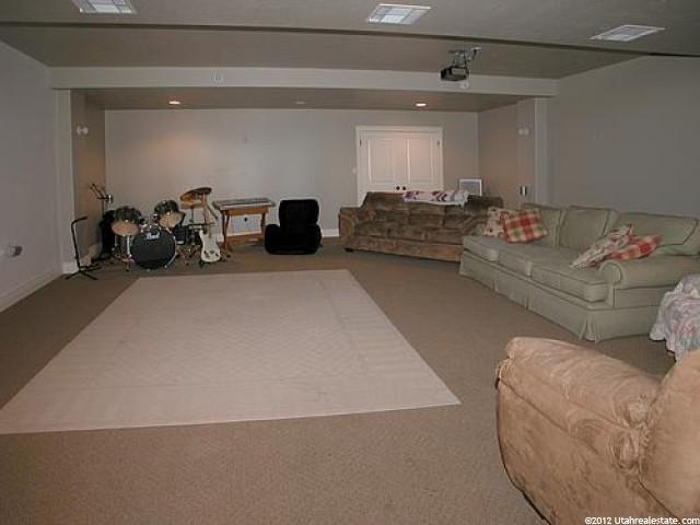 103 W 4300 N, Pleasant View, UT 84414 — photo 8