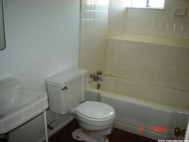 304 S Angel St, Layton, UT 84041 — photo 2