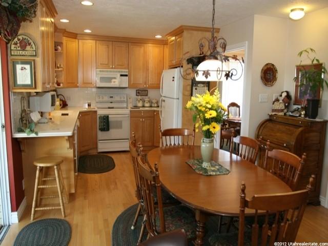 1376 Vineyard Dr, Bountiful, UT 84010 — photo 4