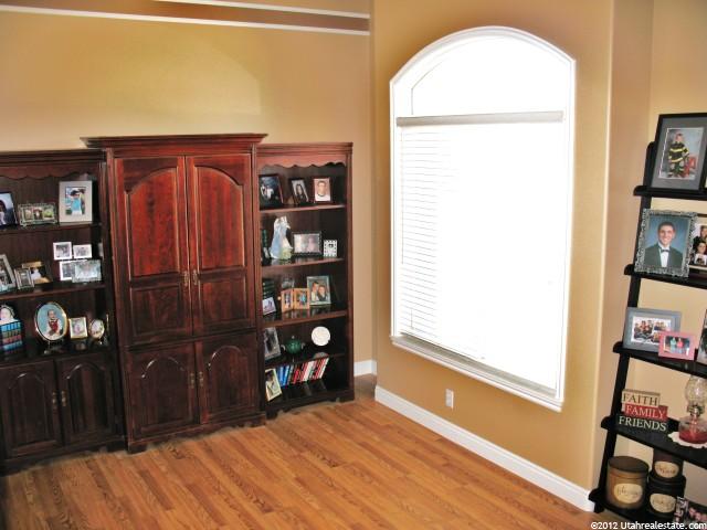 719 W 2175 N, Layton, UT 84041 — photo 2