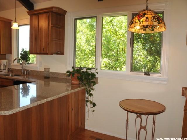 2371 E Aspen Hills Pl, Sandy, UT 84092 — photo 3