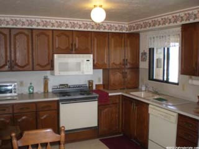 2409 E Bonneville Terrace Dr, Ogden, UT 84403 — photo 3